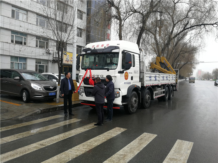 梅河口市產(chǎn)品質(zhì)量計(jì)量檢測所購置的計(jì)量檢衡車交車儀式 梅河口市產(chǎn)品質(zhì)量計(jì)量檢測所購置的計(jì)量檢衡車交車儀式