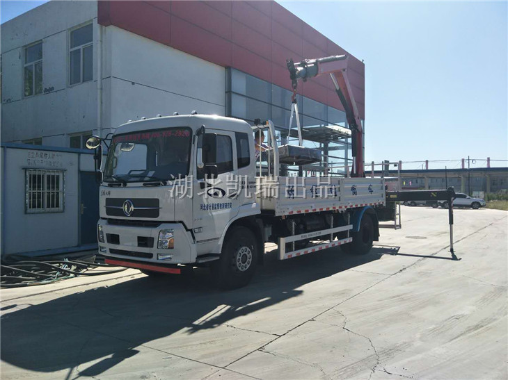 河北省計量監督檢測研究院工作人員試驗吊機 河北省計量監督檢測研究院工作人員試驗吊機