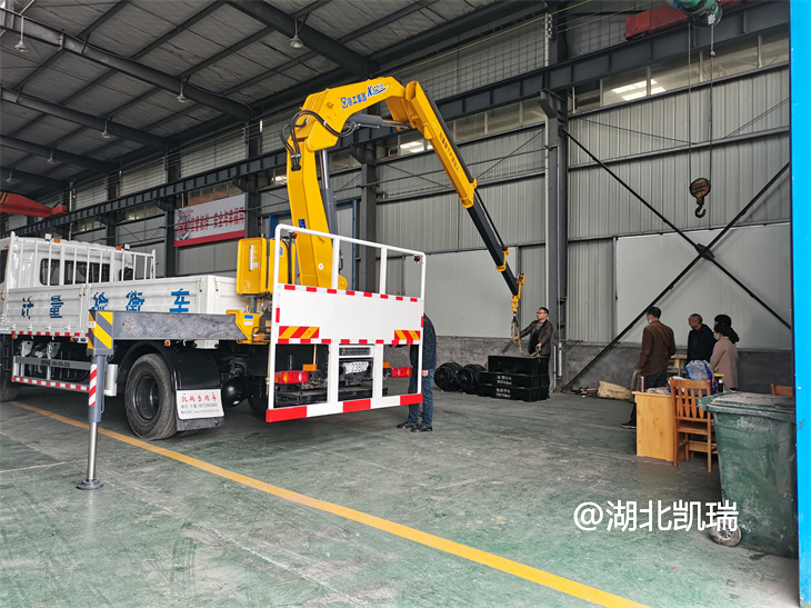 測試DWJ5180JJHD6型計量檢衡車吊裝砝碼 測試DWJ5180JJHD6型計量檢衡車吊裝砝碼