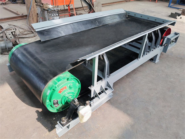 湖北孝感平皮帶機(jī)發(fā)貨現(xiàn)場